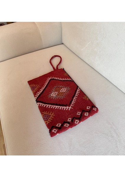 Pıtrak Desenli Kırmızı El Çantası, El Dokuma Kilimden Yapılan Kilim Çanta, Küçük Boy Şık ve Kullanışlı Çanta