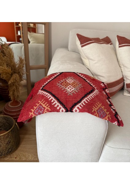 Pıtrak Desenli Kırmızı El Çantası, El Dokuma Kilimden Yapılan Kilim Çanta, Küçük Boy Şık ve Kullanışlı Çanta