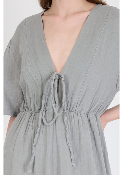 Gri %100 Pamuk Ön Bağlama Detaylı Midi Elbise 4785A fırsatları