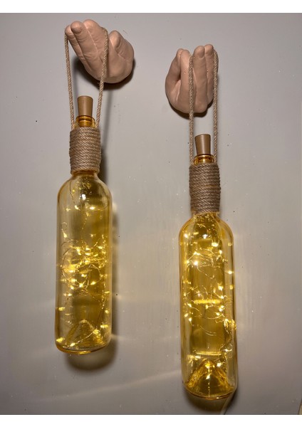 El Figürlü Duvar Lambası – Pilli LED Işıklı Dekoratif Vitray Boyalı Cam Şişe Aydınlatma | Vintage El Yapımı Duvar Dekoru fiyatları