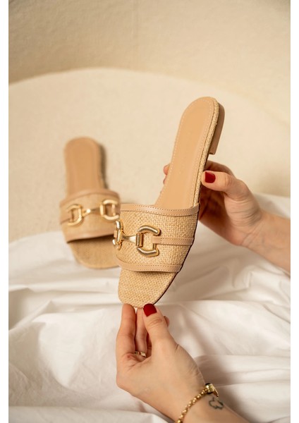 Scarlet Toka Detaylı Hasır Terlik