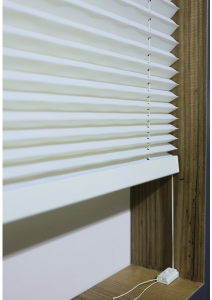 Beyaz Plise Katlanır Cam Balkon Perdesi - Ofis Perdesi - Ev Perdesi - Salon Perdesi - Plise Perde fırsatları