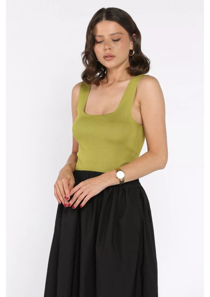 Kare Yaka Askılı Likralı Kadın Triko Bluz P-00017658