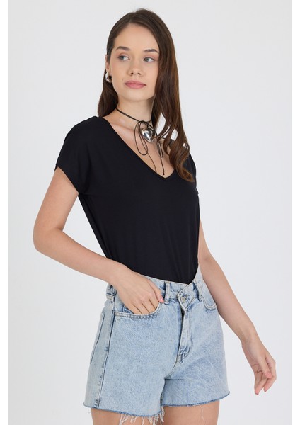 Ön Arka V Yaka Siyah Kadın T-Shirt 0003 fırsatları