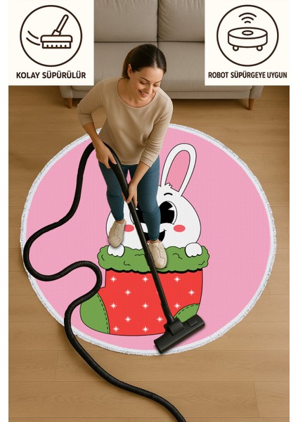 Çocuk Odası Halısı - Pembe Zemin Üzerinde Tavşan ve Noel Çorabı Desenli Kaymaz Taban Halı modelleri