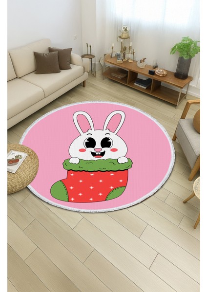Çocuk Odası Halısı - Pembe Zemin Üzerinde Tavşan ve Noel Çorabı Desenli Kaymaz Taban Halı fırsatları