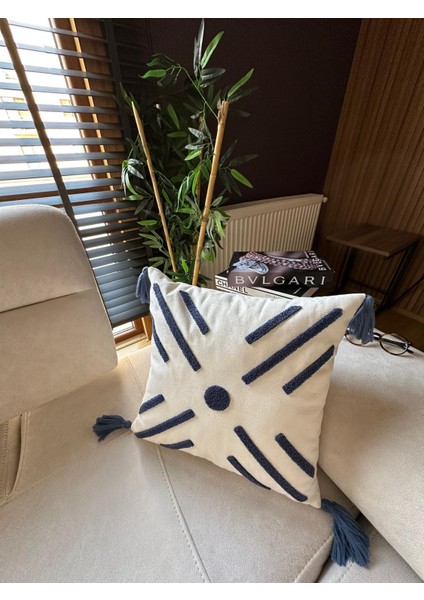 Punch Işlemeli Dekoratif Kırlent – 40X40 cm | Polyester Kılıf + %100 Pamuk Iç Dolgu