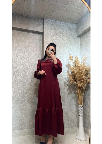 25Y3428 Elbise Saten Kumaş Dantel Yaka Inci Detaylı - Vishne - 25Y3428 - Bordo - 40