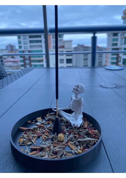 Siyah Meditasyon Tütsülüğü, Huzur ve Rahatlık Için Ideal Tasarım