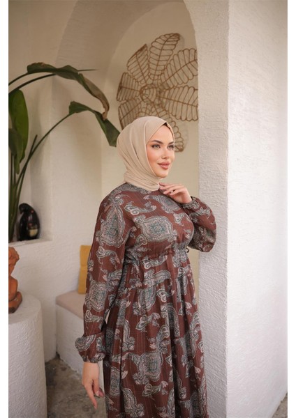 O Yaka Belden Bağcıklı Uzun Desenli Bol Rahat Elbise - (38-46) - 71287 - Kahverengi fiyatları