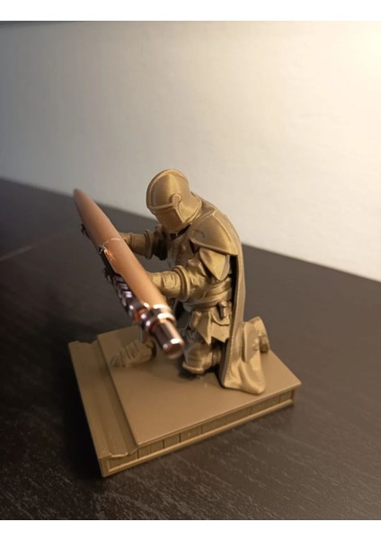 Sadık Şövalye Kalem Tutucu Ofis Dekor modelleri