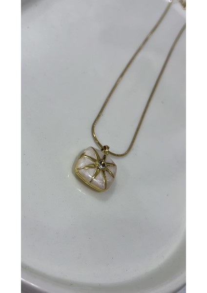 Sedefli Gold Krem Kapaklı Kolye