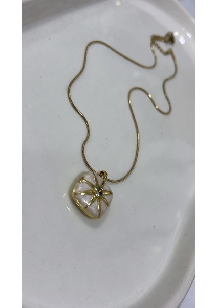 Sedefli Gold Krem Kapaklı Kolye