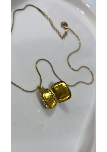 Sedefli Gold Krem Kapaklı Kolye