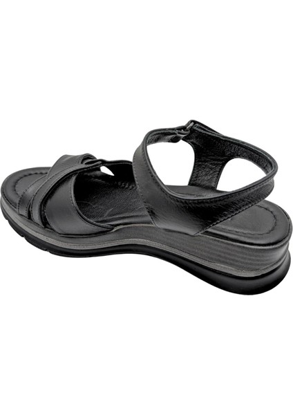 Joliessa - Kadın Hakiki Deri Cırtcırtlı Sandalet - Siyah - 40
