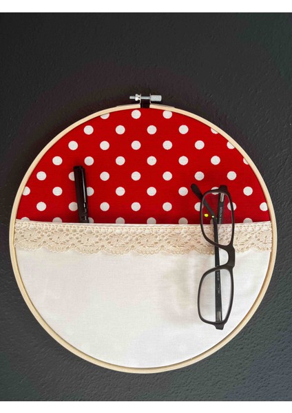 🌿"kasnakta Nostalji"-Cepli Kumaş El Yapımı Duvar Süsü (27 cm Ahşap Kasnak)