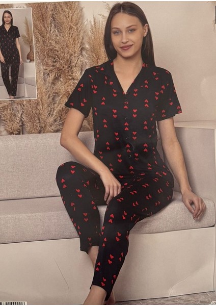 Soft Kumaş Kısa Kollu Kırmızı Kalp Desen Siyah Renk Düğmeli 2 Li Pijama Takım