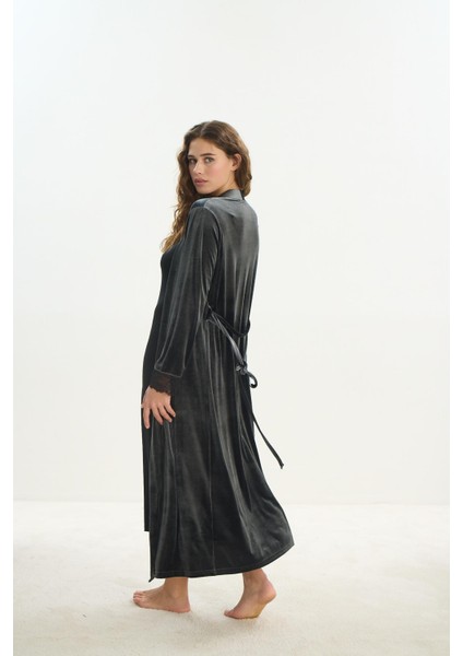 Kadın Siyah Kadife Gecelik & Sabahlık Takım C0T2N2O61 fırsatları