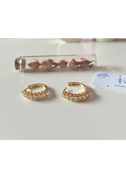 Yarım Tur, Zirkon Taşlı, Orta Boy, Klips Kapamalı, Halka Küpe – Paslanmaz Çelik, Zarif ve Konforlu