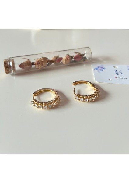 Yarım Tur, Zirkon Taşlı, Orta Boy, Klips Kapamalı, Halka Küpe – Paslanmaz Çelik, Zarif ve Konforlu