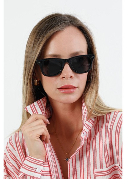 Metal Aksesuar Detaylı Kemik Çerçeveli Güneş Gözlüğü fiyatları