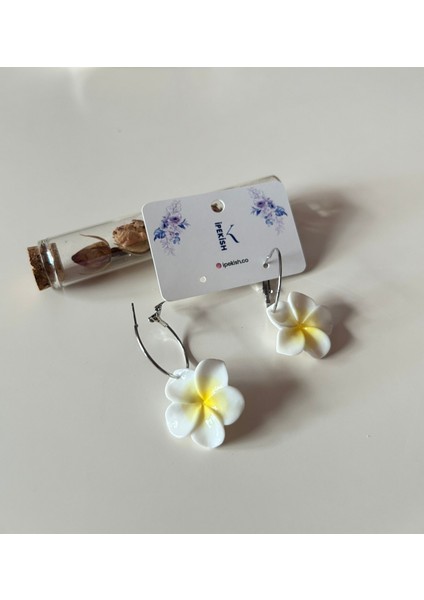 Lotus Figürlü Beyaz Renk Klipsli Orta Boy Küpe modelleri