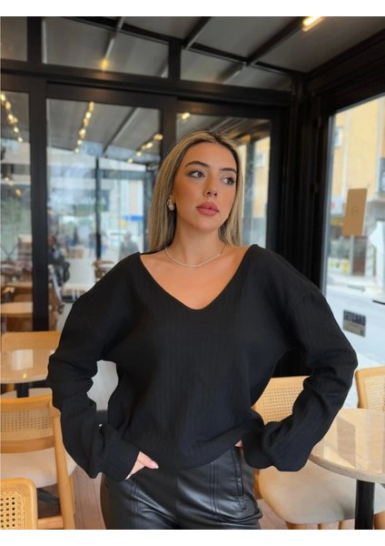Kadın Uzun Kollu V Yakalı Pencere Sırt Dantel Detaylı Kalın Fitilli Kaşkorse Bluz