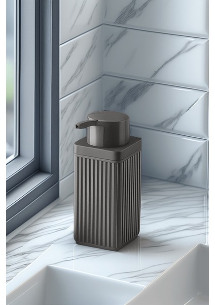 Lines Serisi Gri Banyo Seti, 5 Parça Akrilik Kare 5 Litre Çöp Kovası, Sabunluk, Fırçalık Takımı 3462