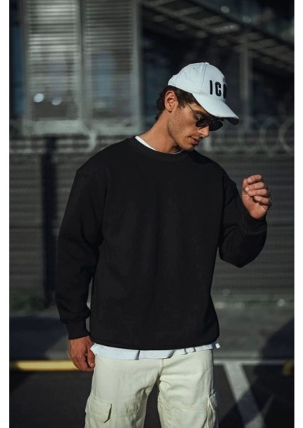 Kışlık Bisiklet Yaka Üç Iplik Basic Sweatshirt - Siyah