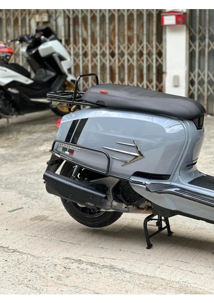 Lambretta V 50-125-200 Arka Yan Koruma Demiri *siyah* / Friendship