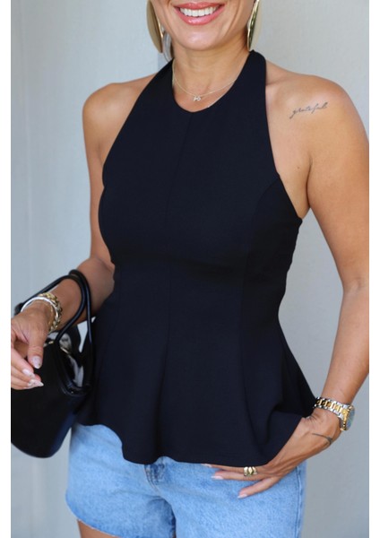 Siyah Boyundan Geçmeli Volan Detay Bluz fiyatları