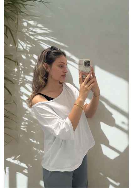 Kadın Düşük Omuz Kayık Yaka Oversize T-Shirt