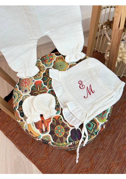 Insta Bebe Müslin Hastane Çıkış Seti Isimli Nakışlı %100 Pamuk (Battaniye Tulum Şapka Eldiven Zıbın Pijama)