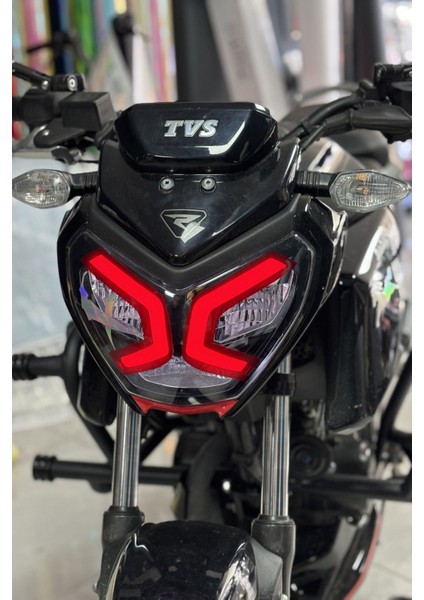 Kırmızı Far Filmi Sticker, Tvs Raider Gündüz Ledi Için Parlak ve Şık Tasarım fırsatları