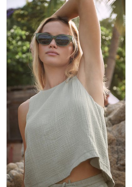 Kadın Oval Yaka Müslin Bluz – %100 Pamuk, 2 Kat Müslin Kumaş – Nefes Alabilir, Hafif ve Rahat Yapı – Günlük & Yazlık Kullanım Için Uygun