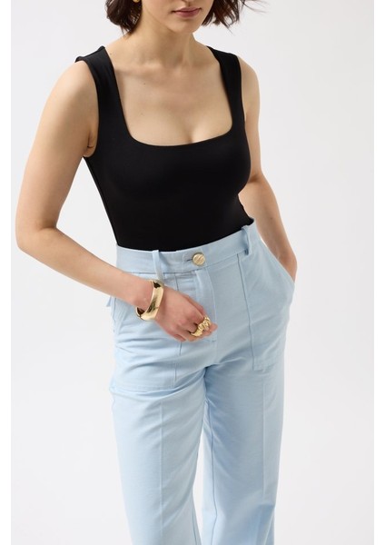 Kare Yaka Kalın Askılı Bodysuit