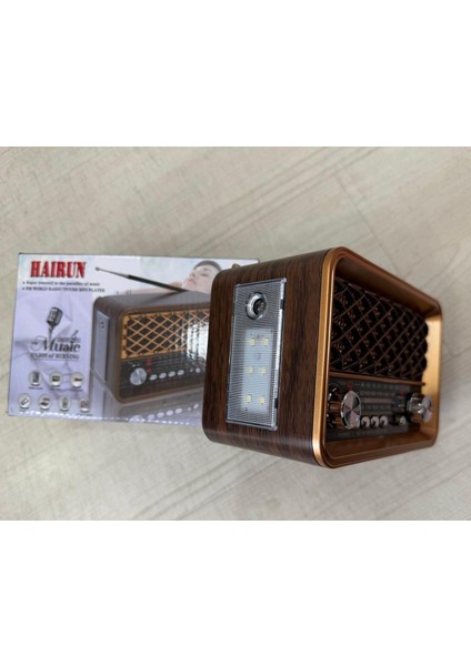 Fm Radyolu LED Işıklı Bluetooth Hoparlör Radyo Sd Kart USB Girişli Mp3 Müzik Çalar