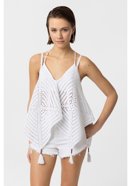 Beyaz Örgü Püskül Detaylı Askılı Bluz