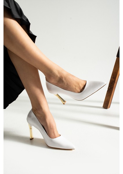 Beyaz Rugan Stiletto Konforlu Günlük ve Özel Gün Kadın Topuklu Ayakkabı fiyatları