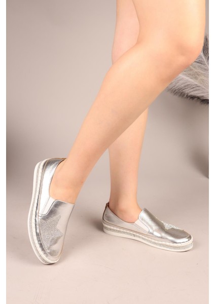 Astral Yıldız Taşlı Lastikli Sneakers Gümüş fiyatları