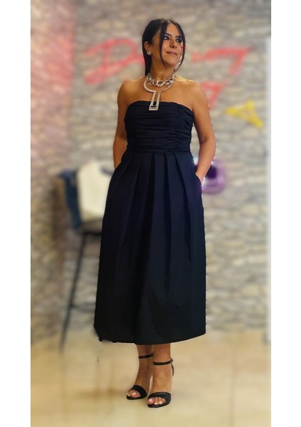 Üstü Drapeli Straplez Elbise