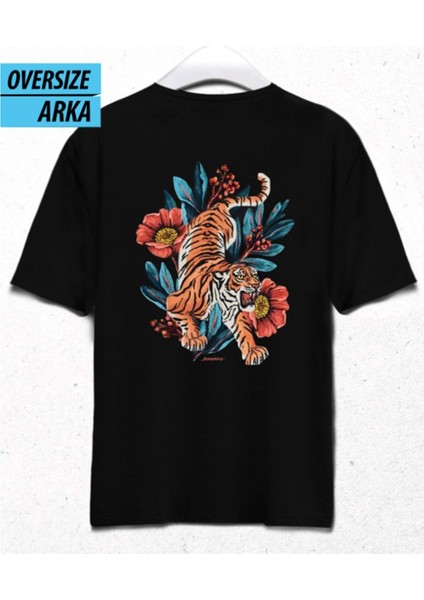 Wild Bloom Oversize T-Shirt – Gücün ve Zarafetin Çarpıştığı An Siyah