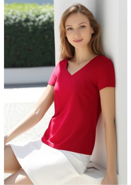 V Yaka Kısa Kollu T-Shirt