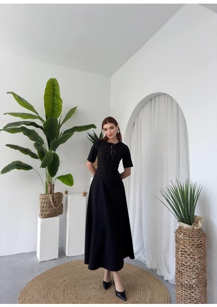 Wera Taşlı Fiyonk Detaylı Elbise