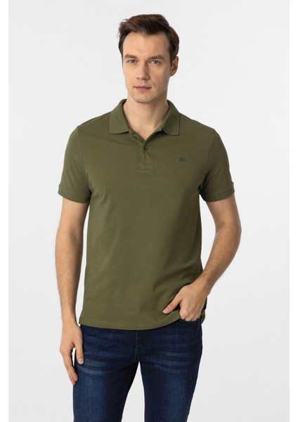 Dar Kesim Pamuk Çekmeyen Kumaş Polo Yaka Tişört indirimleri