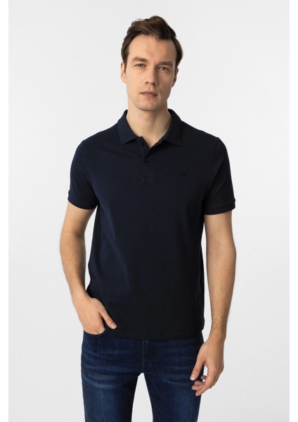 Dar Kesim Pamuk Çekmeyen Kumaş Polo Yaka Tişört indirimleri