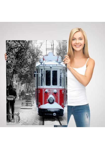 Karlı Bir Istiklal Caddesi ve Nostaljik Tramvay TABLOSU-6404 modelleri
