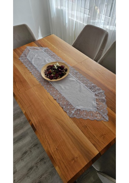 Kadife Dokulu Dantel Detaylı Runner