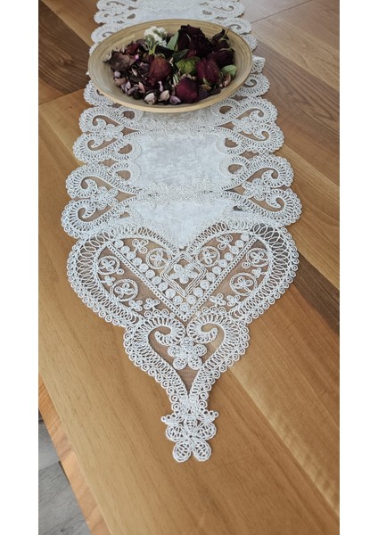 Lüks Fransız Dantelli Kadife Runner
