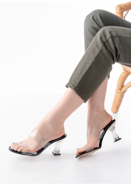 S-618 Siyah Rugan Tek Bantlı Topuklu Kadın Terlik